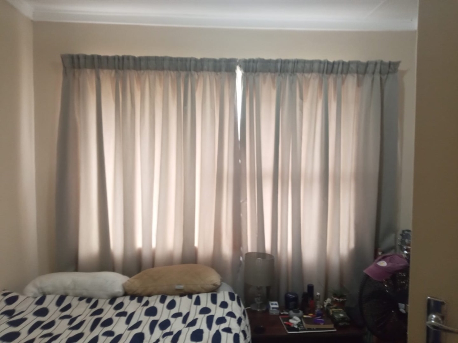 2 Bedroom Property for Sale in Langenhovenpark Free State
